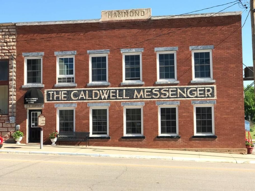 Caldwell Messenger Suites - photo 16