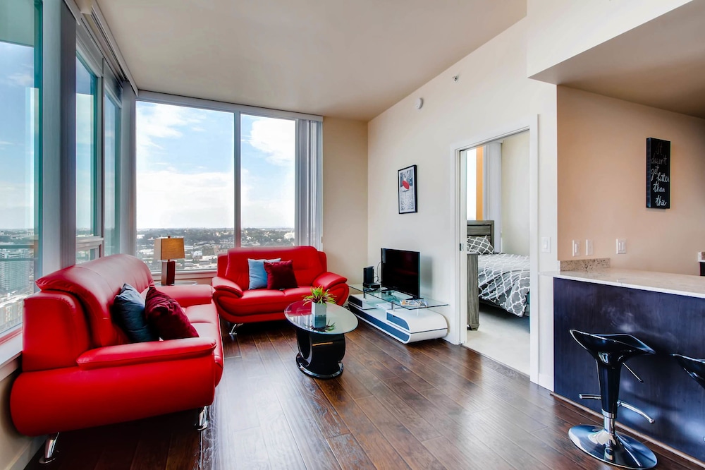Live in the Ultimate Luxury in San Diego — 4-Star Luxury Hotel in San Diego, United States