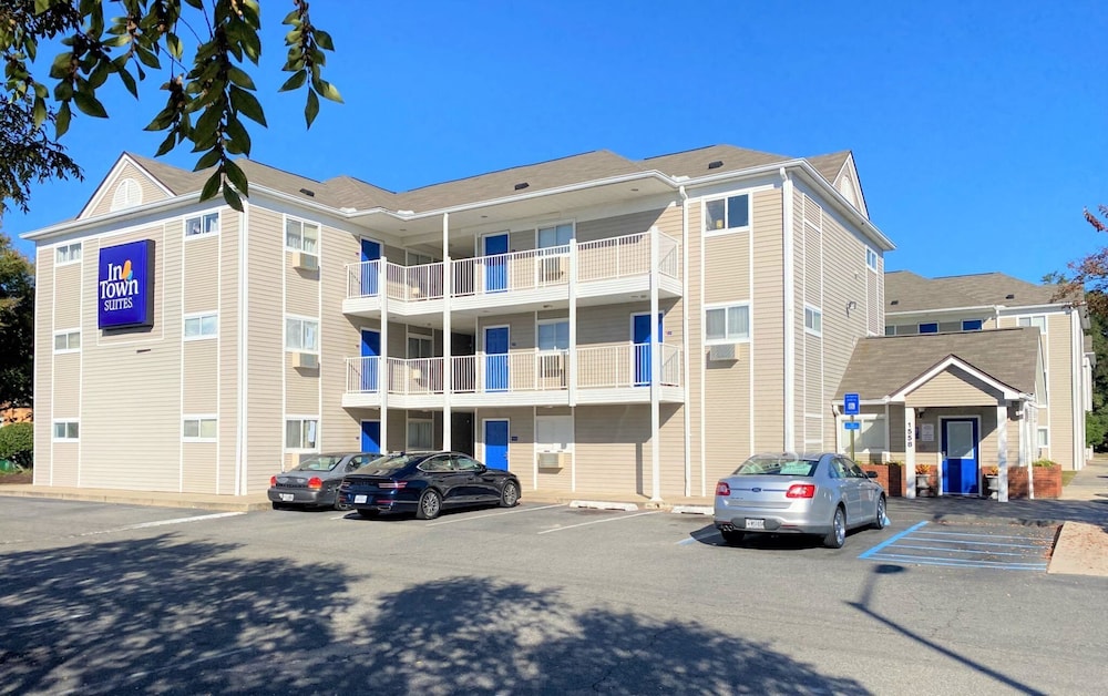 Intown Suites Extended Stay Valdosta Ga - photo 17