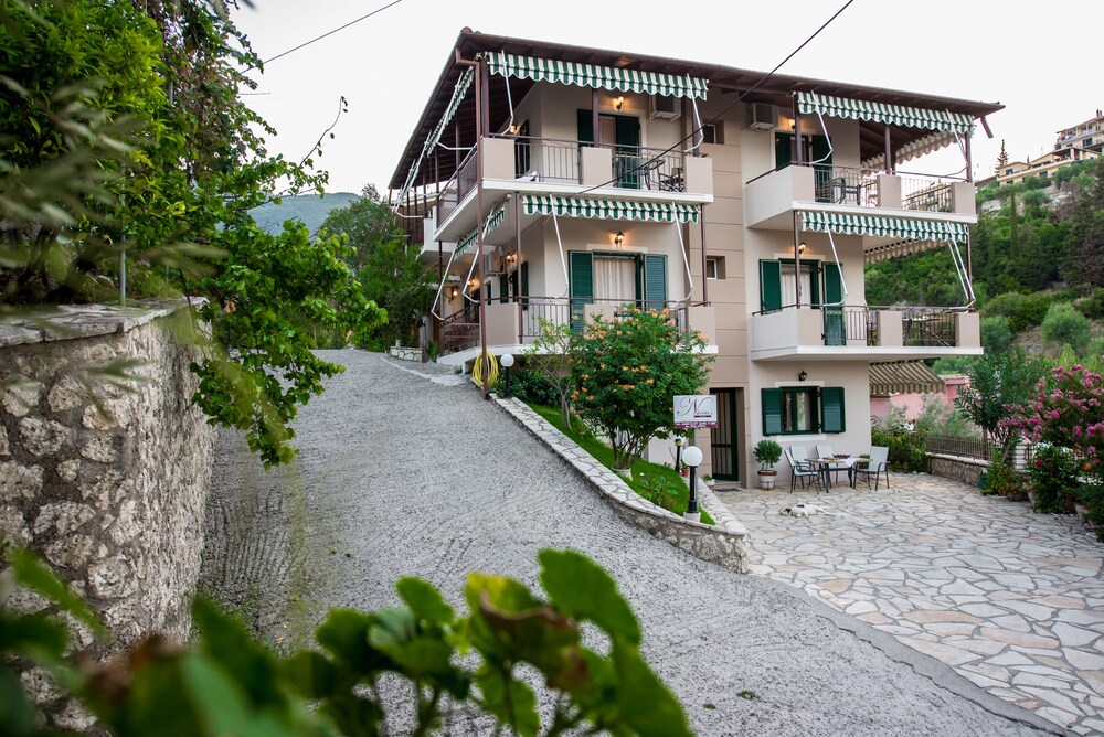 Nikoleta Studios - carbon neutral hotel in Lefkada