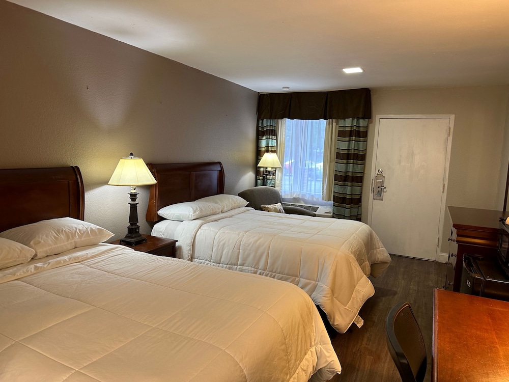 Super 8 by Wyndham Raleigh - photo 8
