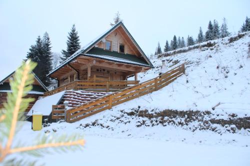 Štýlový Zrub Martina B s pieckou a kúpacou kaďou in Zdiar, Slovakia