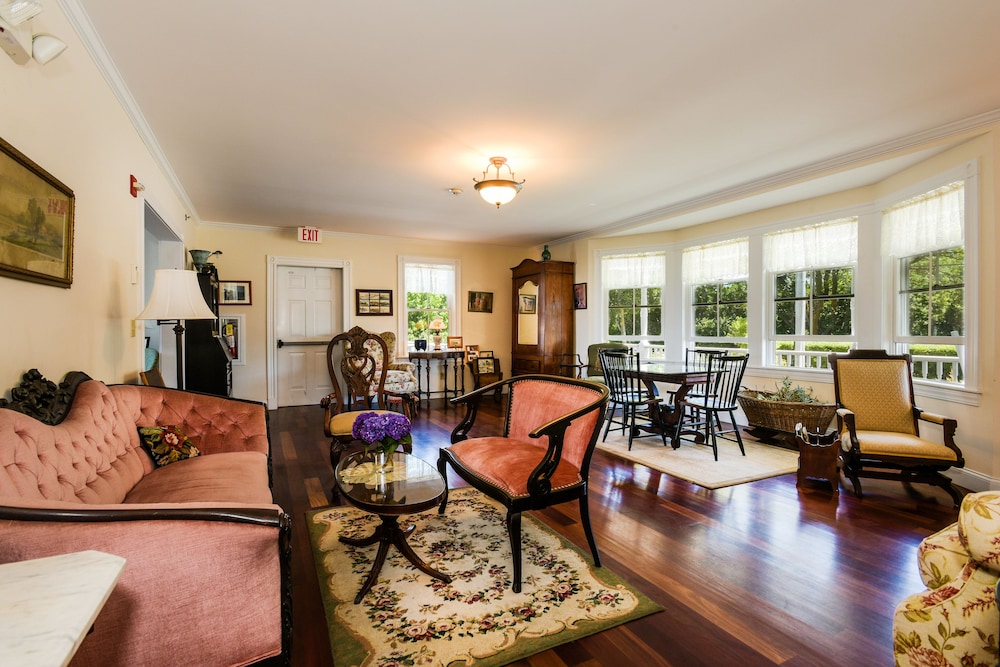 Payne's Harbor View Inn - photo 29