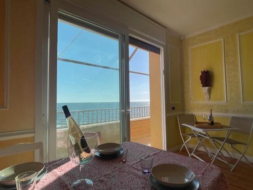 Alloggio turistico fronte mare con vista da sogno — 4-Star Luxury Hotel in Ladispoli, Italy