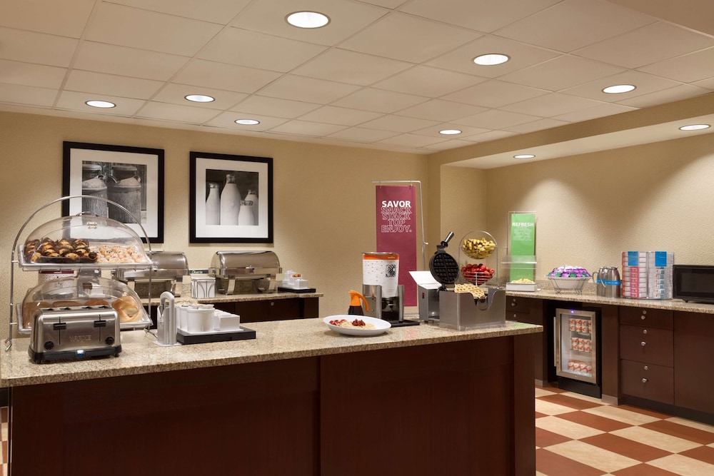 Hampton Inn & Suites Hartford East Hartford - photo 27