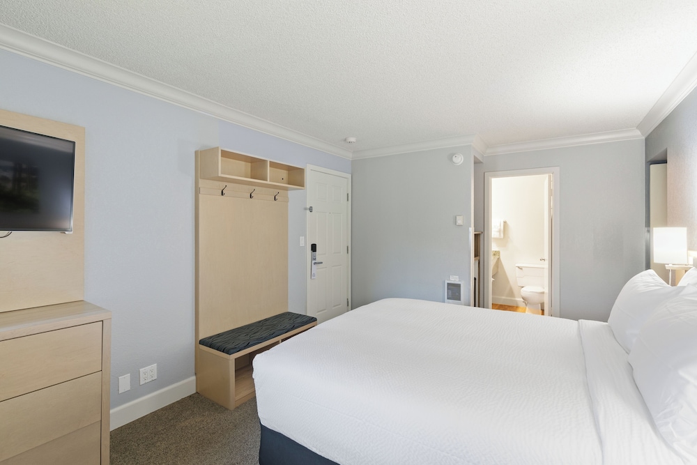 Tolovana Inn - photo 12