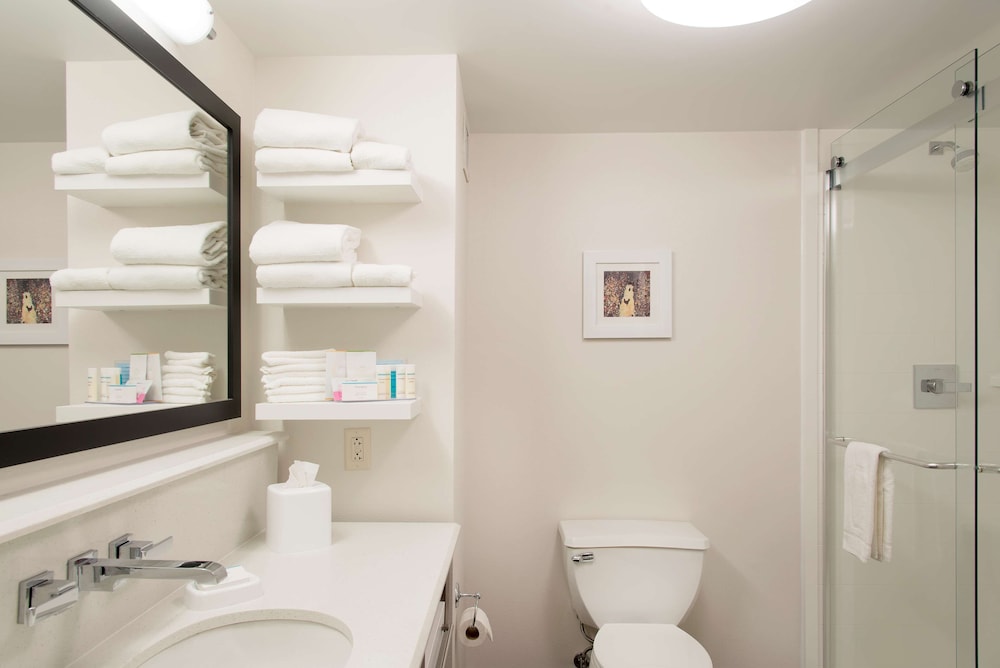 Hampton Inn Columbus Taylorsville Edinburgh - photo 22