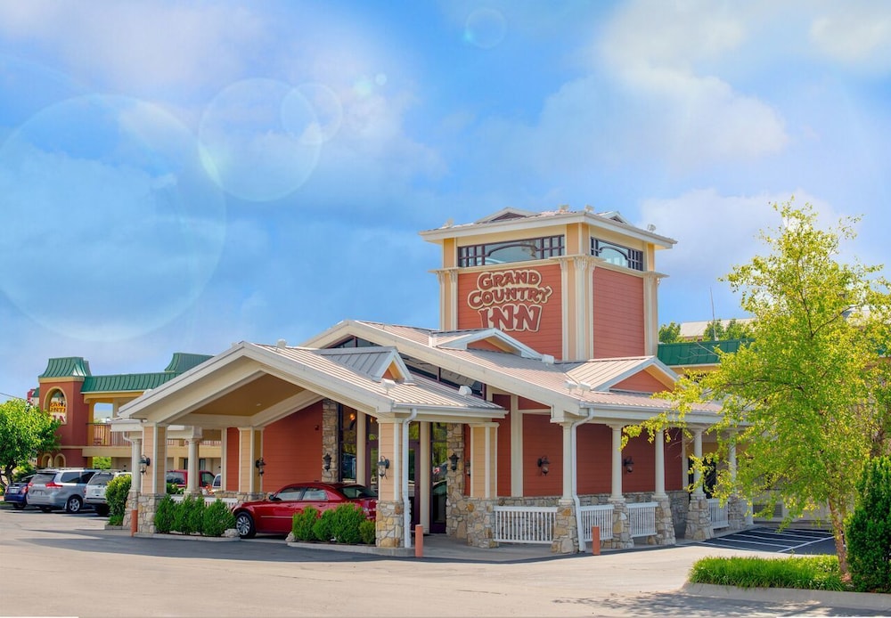 Grand Country Waterpark Resort — hotel in Branson