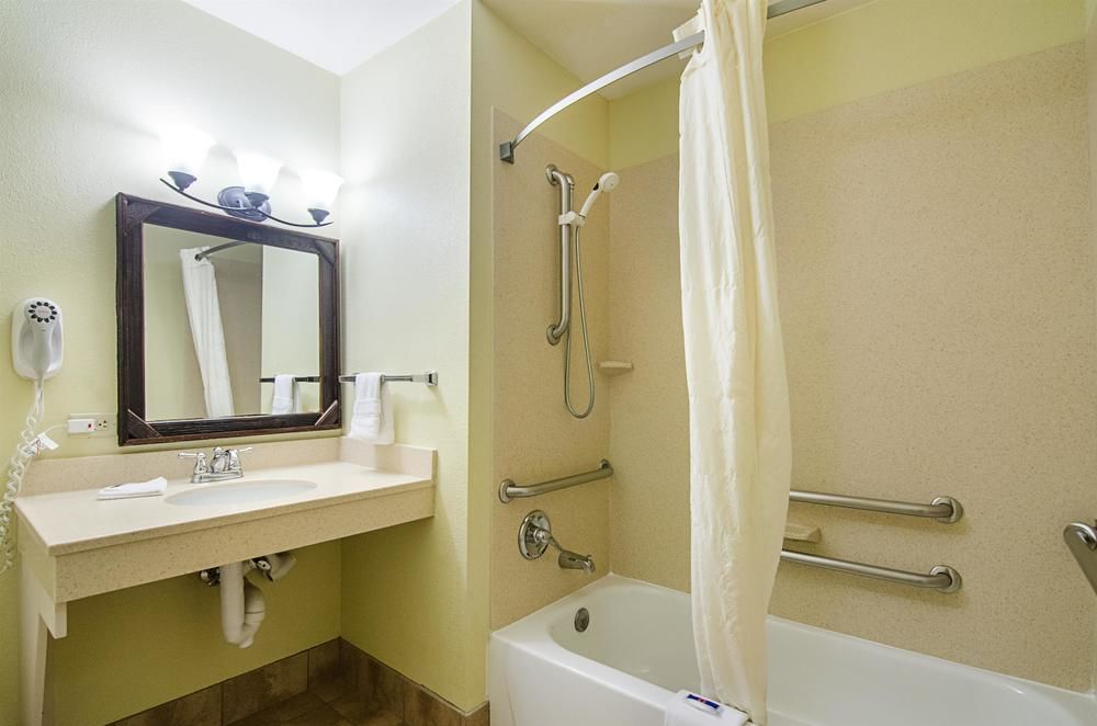 Motel 6 Park City KS - photo 39