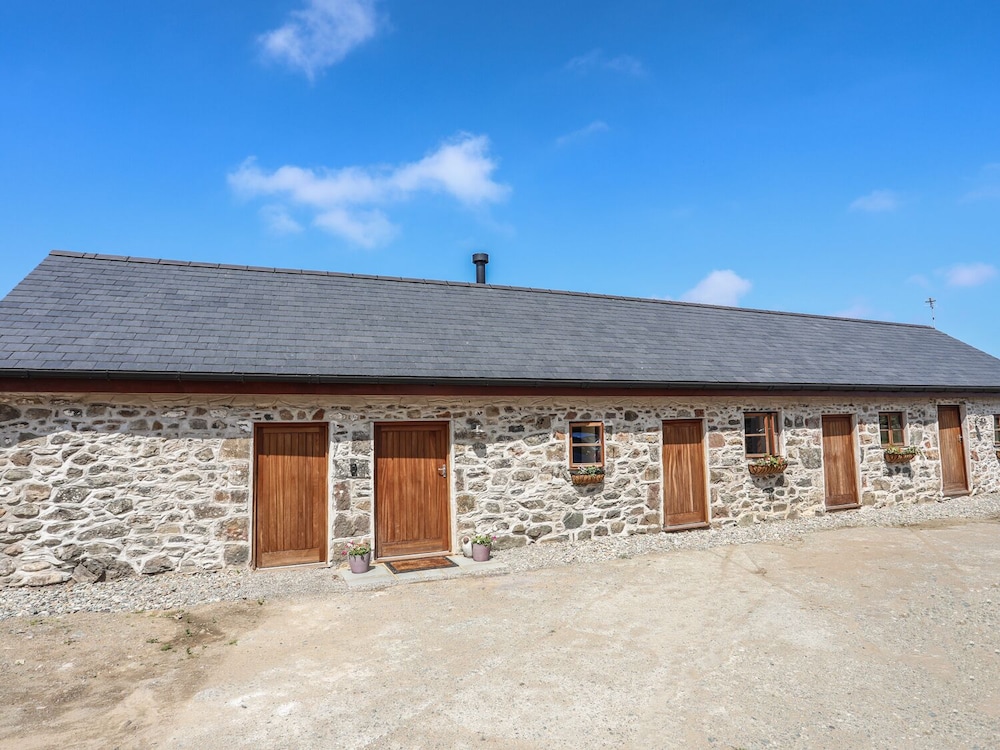 Y Bwthyn — hotel in Llanfairpwllgwyngyll