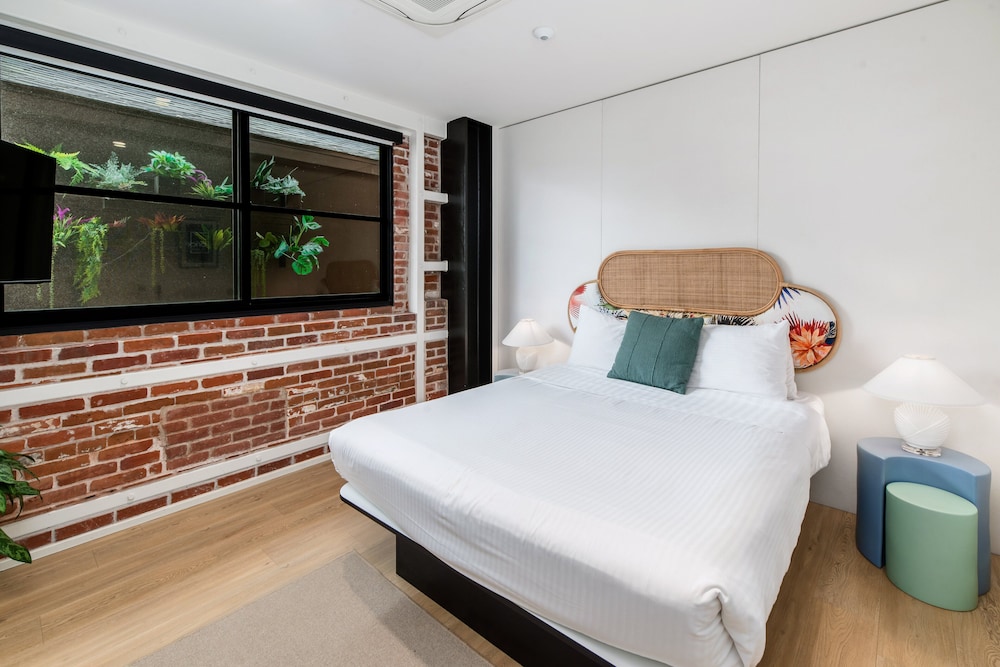 The Brick Hotel - photo 18