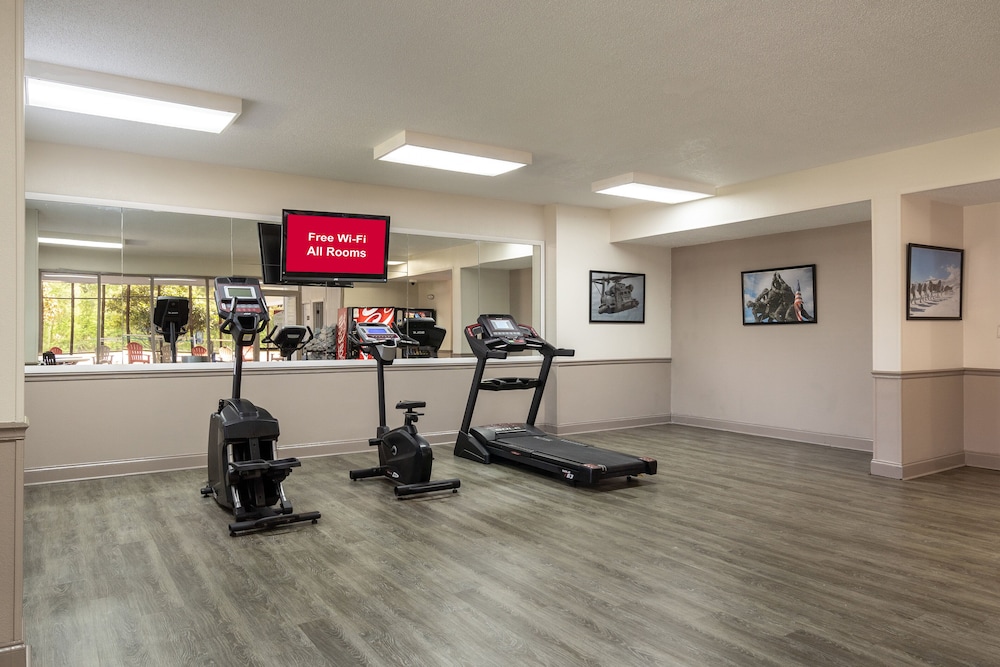 Red Roof Inn & Suites Jacksonville NC - photo 35