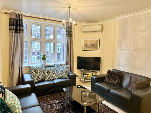 Prime Location 2 beds 3 bath Flat Knightsbridge — 4-Star Luxury Hotel in London, United Kingdom