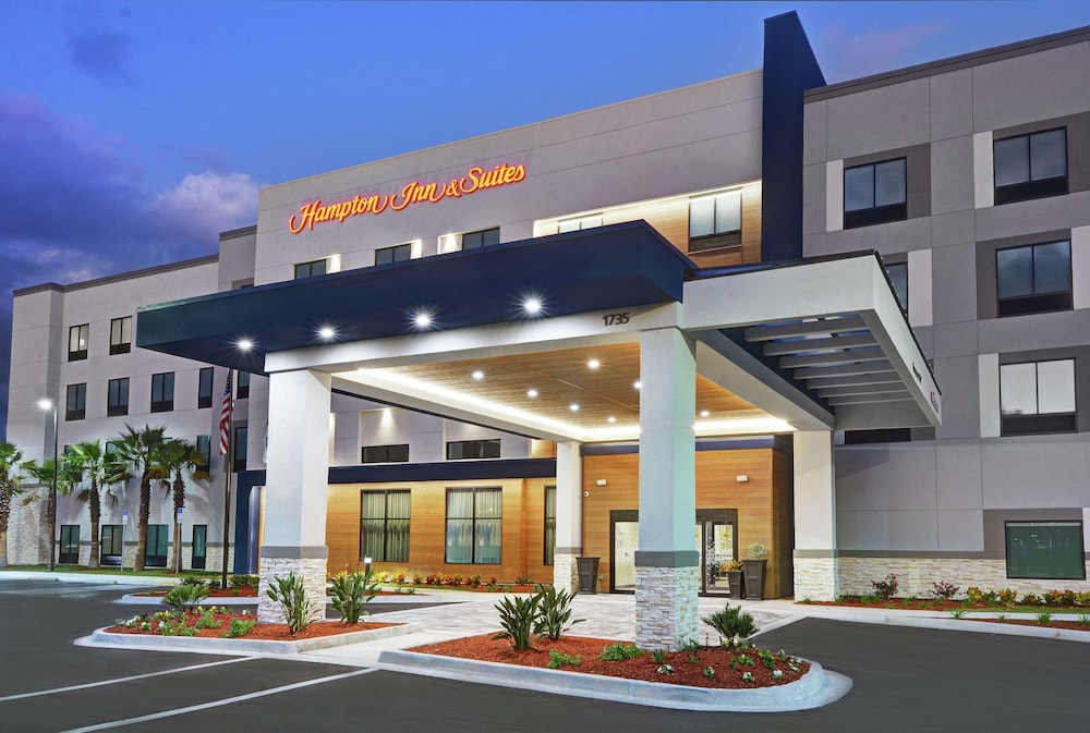 Hampton Inn & Suites Middleburg - photo 43