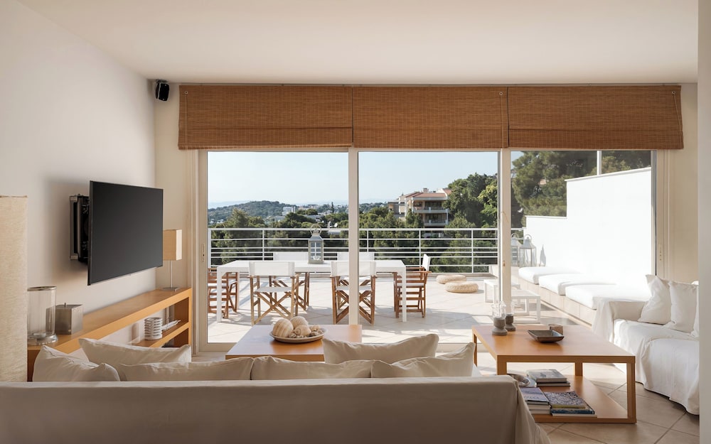 Vouliagmeni Exclusive Residence — 4-Star Luxury Hotel in Vouliagmeni, Greece