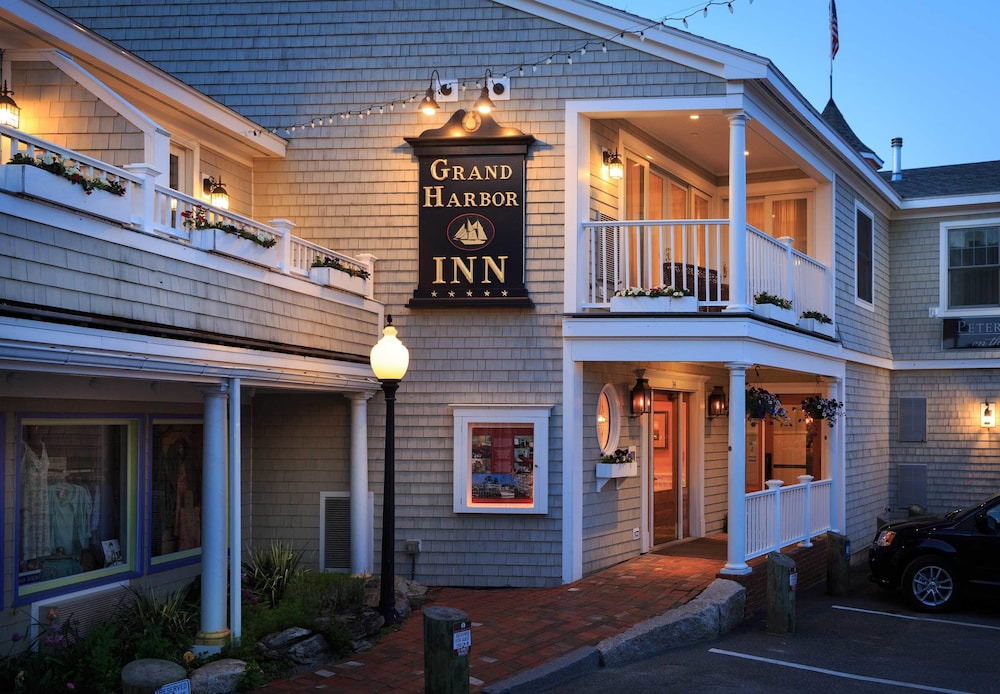Grand Harbor Inn - photo 34