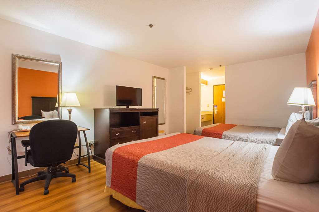 Motel 6 Waterloo IA Crossroads Mall Cedar Falls - photo 18