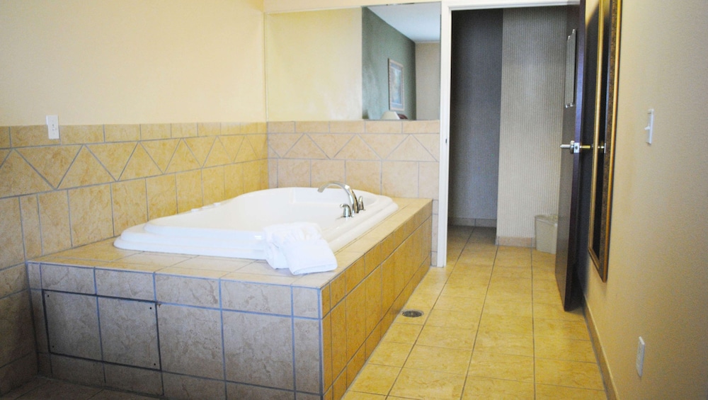 Magnuson Hotel Commerce - photo 13