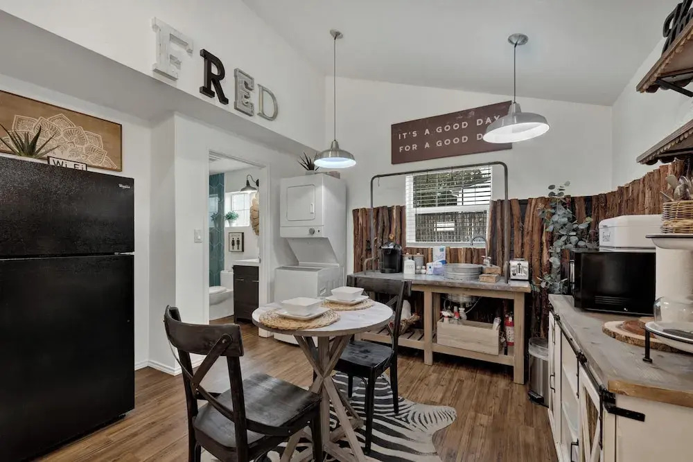 Poplar Place Soho with Hot Tub 6 Blks to Main St in Fredericksburg, United States