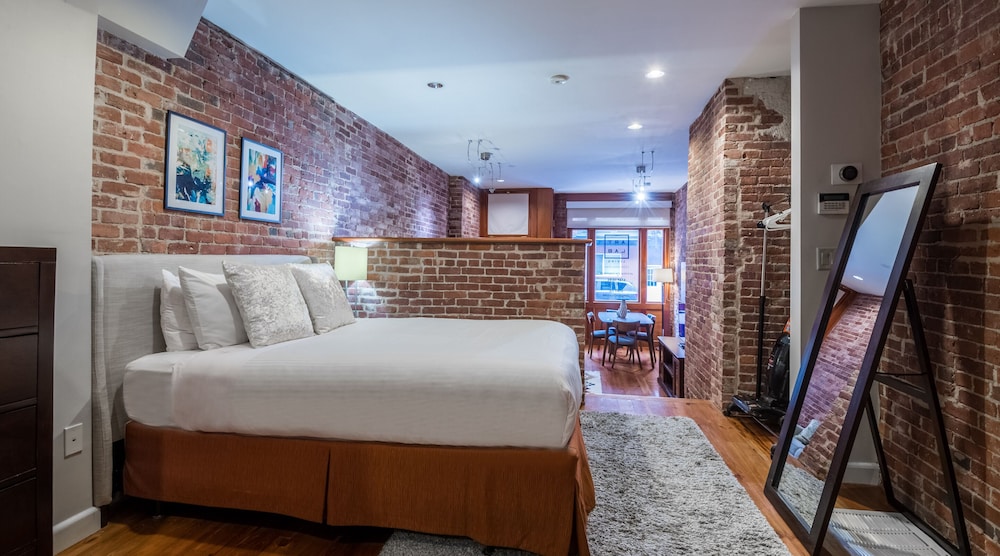 17 Battery Street — 4-Star Luxury Hotel in Boston, United States