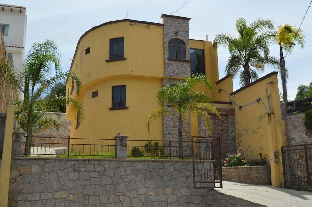 Hotel Guadalupe Bernal in Ezequiel Montes, Mexico