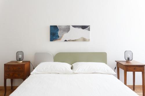 Renovated 3 bedroom apartment in the city center — 4-Star Luxury Hotel in Turin, Italy