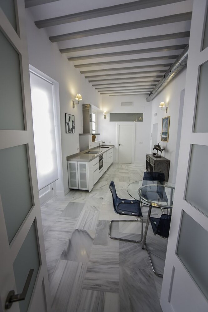 Apartamento Elegant Cadiz — 4-Star Luxury Hotel in Cadiz, Spain