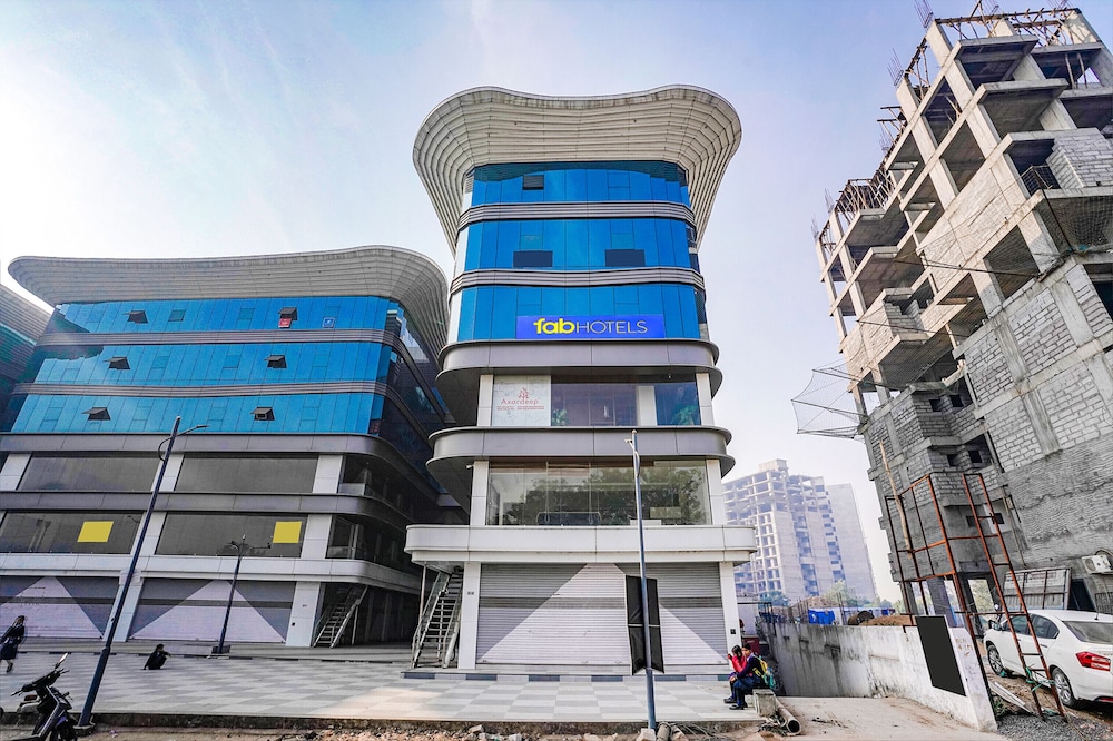 Fabhotel Max in Vadodara, India