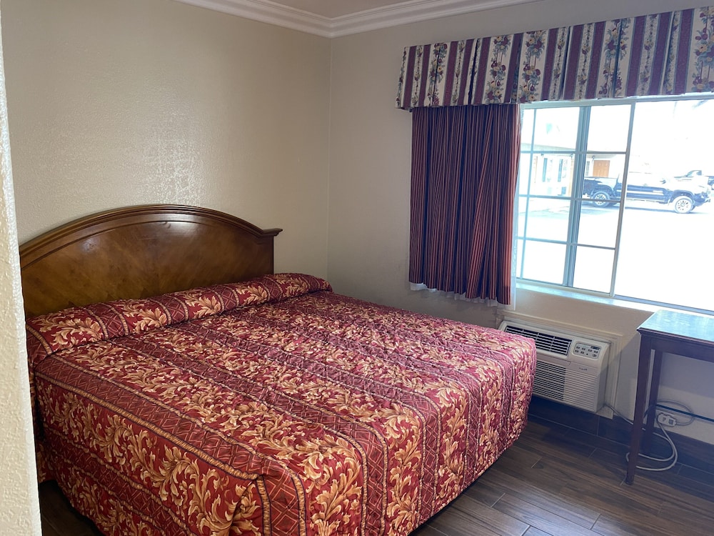 Palace Inn Oxnard - photo 19