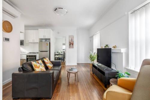 Art Deco Modern within Elwood's Inner city Scene — 4-Star Luxury Hotel in Melbourne, Australia
