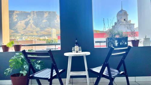 Homey Apartment with Table Mountain Views