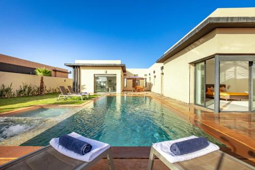 Villa Lella piscine Chauffée cuisinière — 4-Star Luxury Hotel in Marrakesh, Morocco