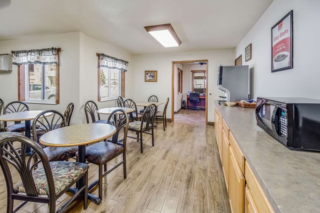 Econo Lodge Custer Crazy Horse Area - photo 45