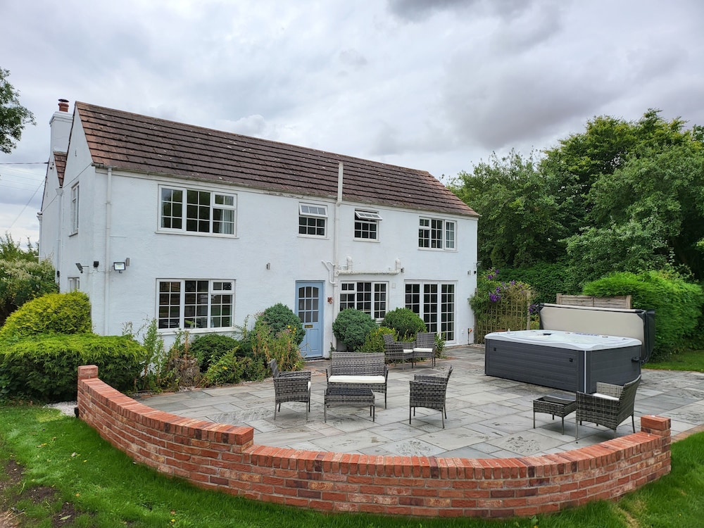 Holly Cottage — 4-Star Luxury Hotel in Lincoln, United Kingdom