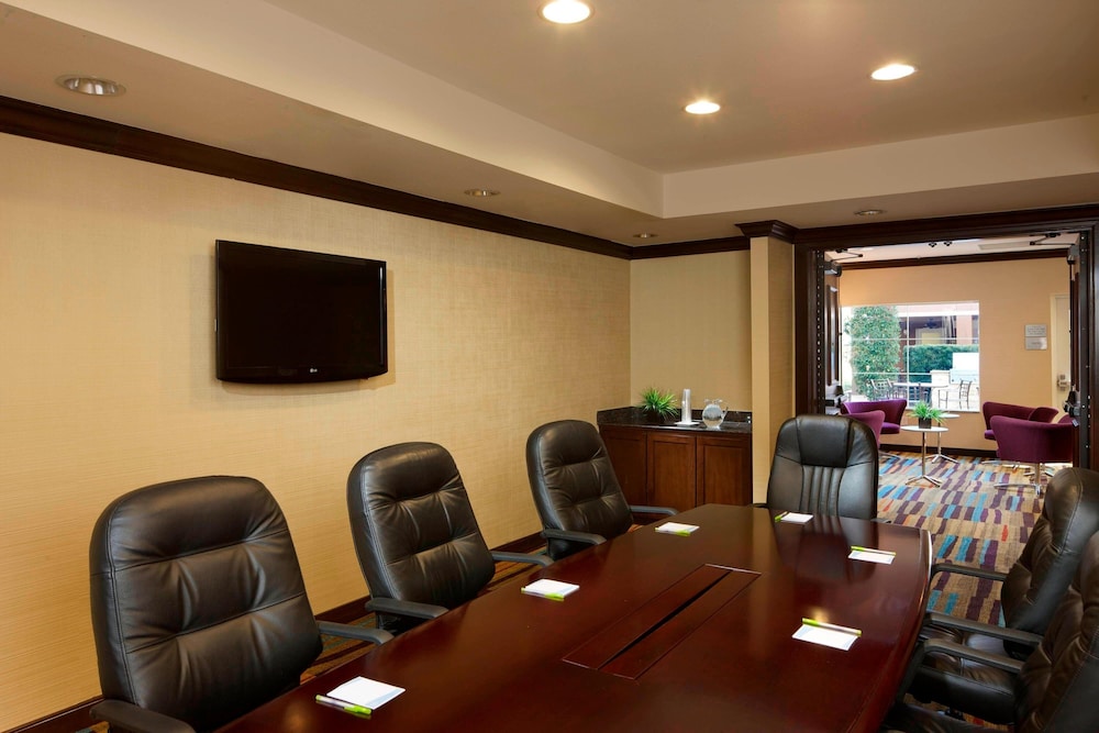 Fairfield Inn & Suites Houston Intercontinental Airport - photo 21