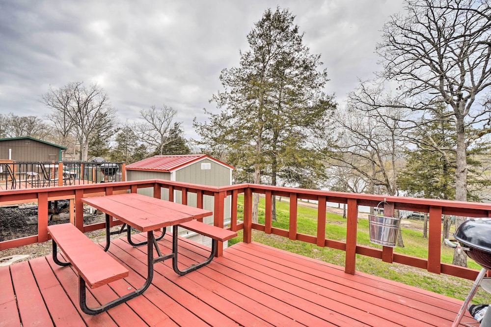 Quaint Table Rock Lake Hideout with Pool Access - photo 12