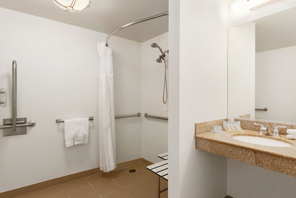 Hilton Garden Inn Shelton - photo 18