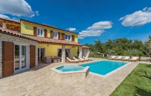 Villa Gardenia with pool — 4-Star Luxury Hotel in Tinjan, Croatia