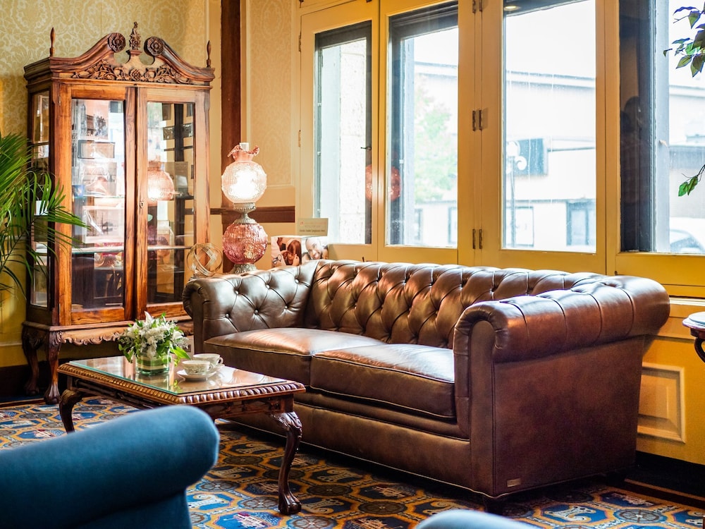 The Lafayette A grand Riverboat Era Hotel - photo 2