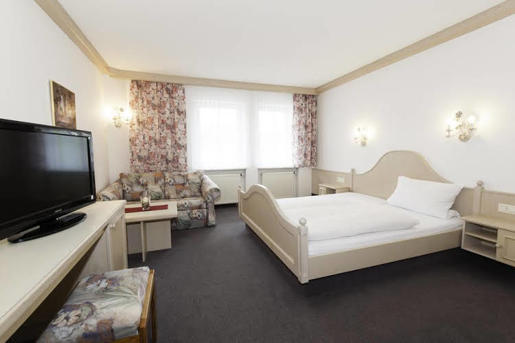Hotel Eisensteiner Hof — Bayerisch Eisenstein — photo 3