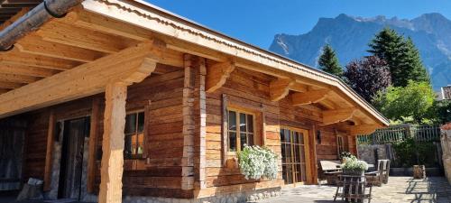 Chalet Zugspitztraum — 4-Star Luxury Hotel in Ehrwald, Austria