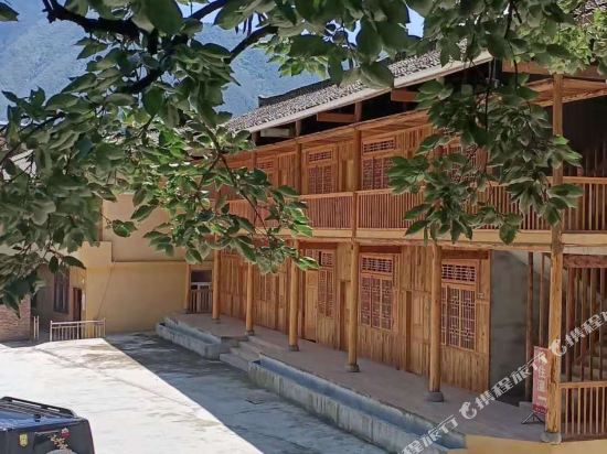 Hailuogou Shengjing Bieyuan in Luqiao, People's Republic of China