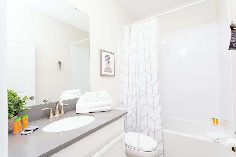 Gorgeous 6 Bd SF Close to Disney w Pool Champions Gate Resort 712 - photo 40
