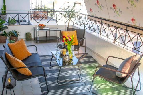 Top Floor Apartment in Chalkida — 4-Star Luxury Hotel in Chalkida, Greece