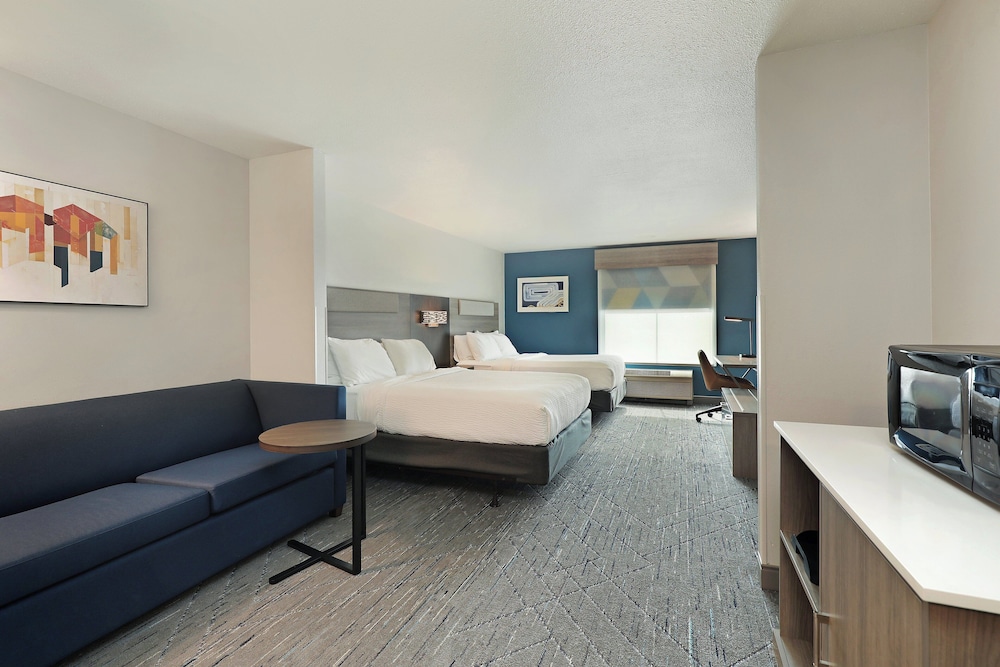 Holiday Inn Express & Suites New Berlin by IHG - photo 11