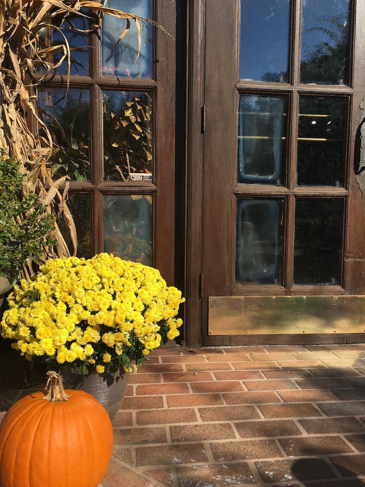 Colts Neck Inn Hotel - photo 44
