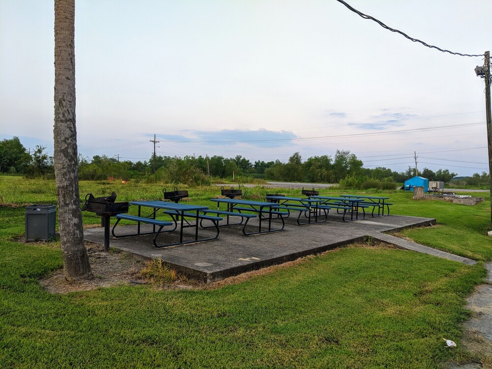 Lake Houma Inn - photo 27