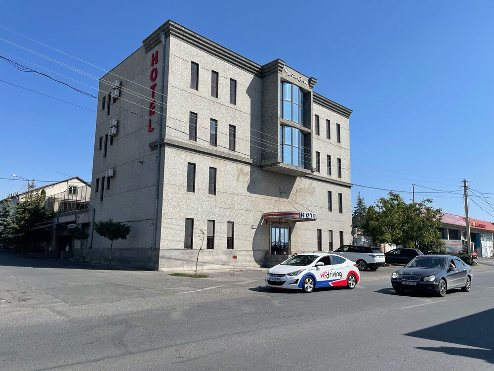 Comfort Inn - carbon neutral hotel in Yerevan