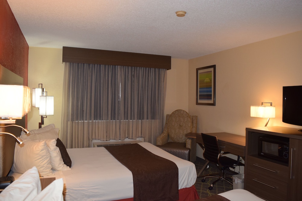 American Inn & Suites West Memphis I 40 I 55 - photo 7