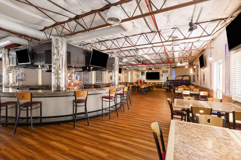 Ramada by Wyndham Kingman - photo 11